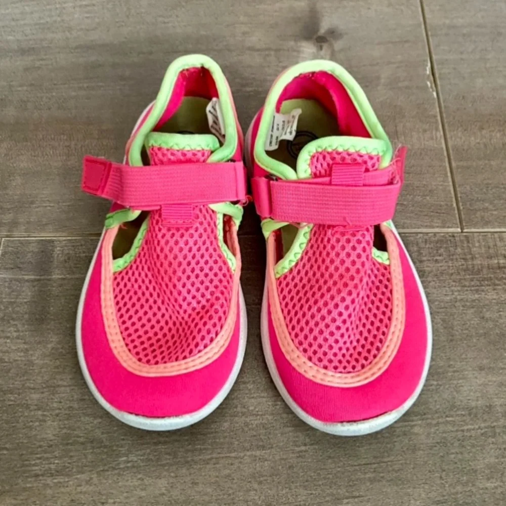 Wonder Nation Toddler Girls Beach Water Shoes in Pink